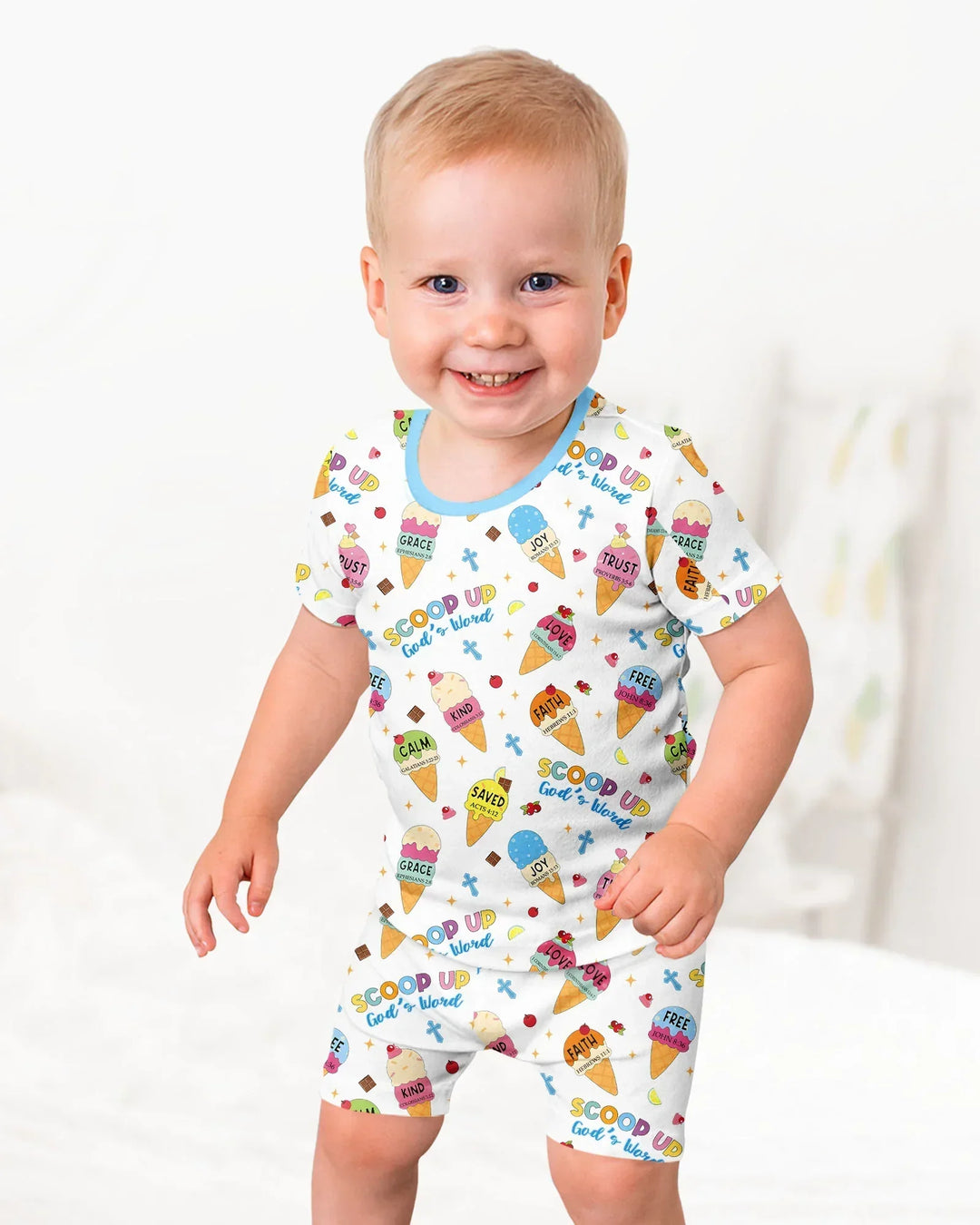 Template Zweiteiliges Pyjama-Set mit kurzen Ärmeln und Shorts