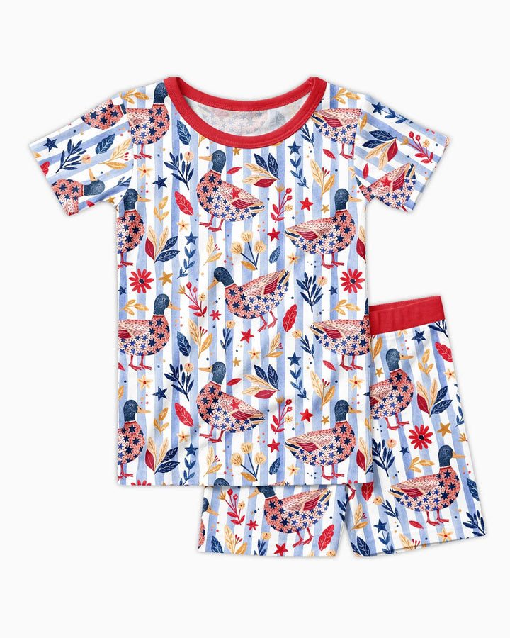 Template Zweiteiliges Pyjama-Set mit kurzen Ärmeln und Shorts