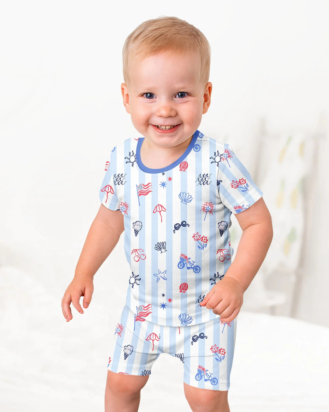 Template Zweiteiliges Pyjama-Set mit kurzen Ärmeln und Shorts