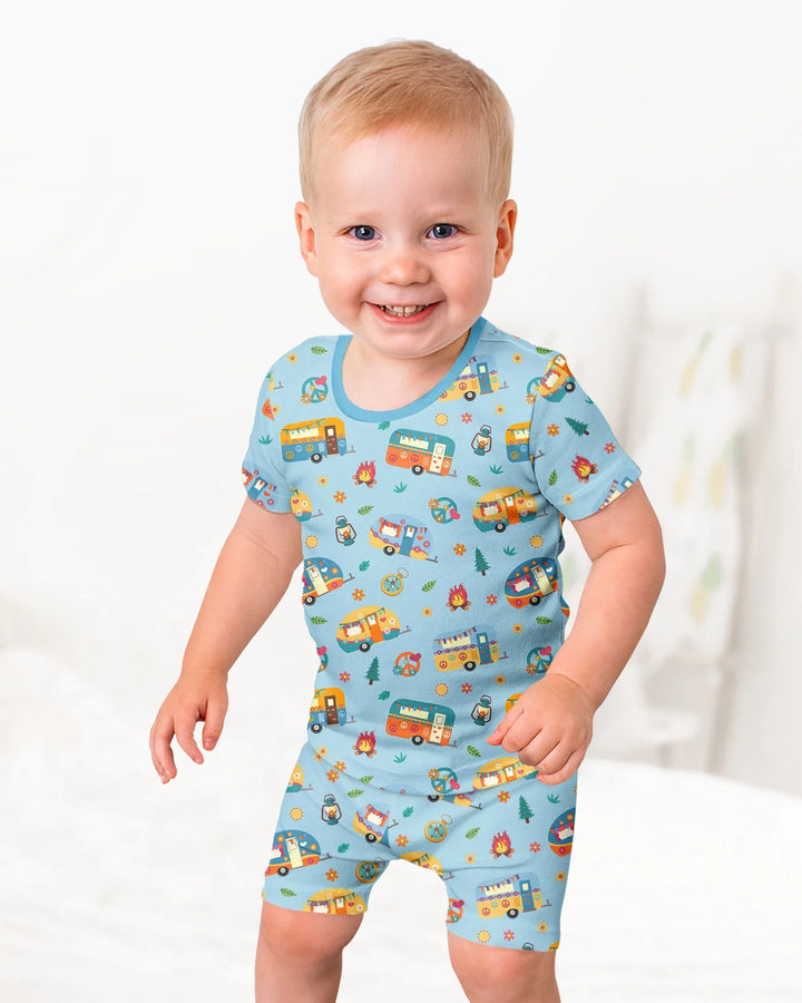 Zweiteiliges Pyjama-Set mit kurzen Ärmeln und Shorts im Sommer-Design