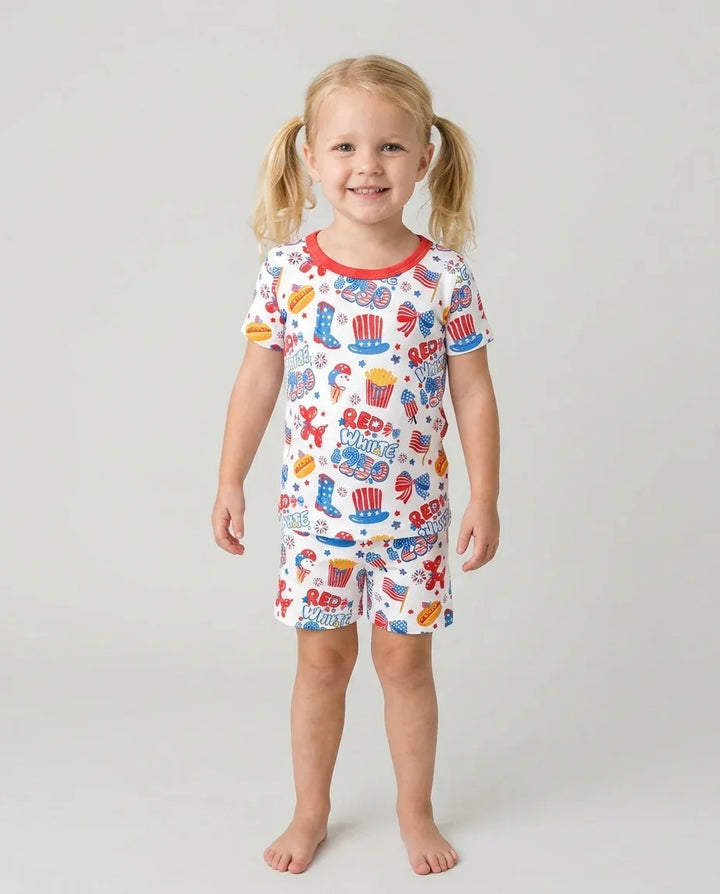 Template Zweiteiliges Pyjama-Set mit kurzen Ärmeln und Shorts