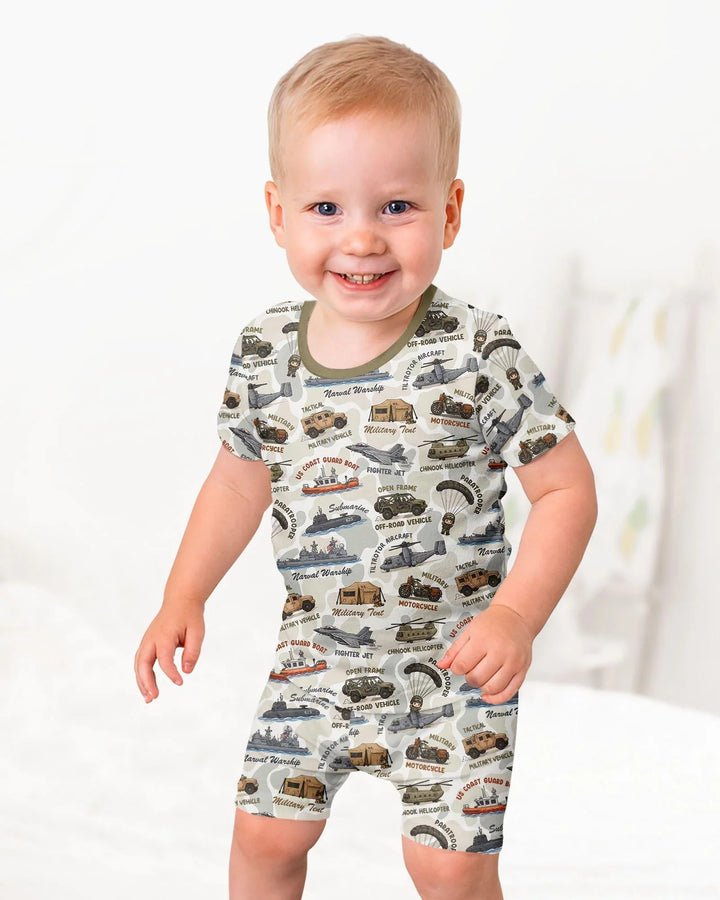 Template Zweiteiliges Pyjama-Set mit kurzen Ärmeln und Shorts