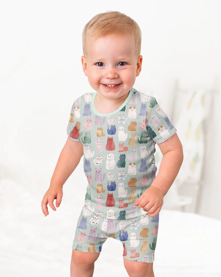 Template Zweiteiliges Pyjama-Set mit kurzen Ärmeln und Shorts