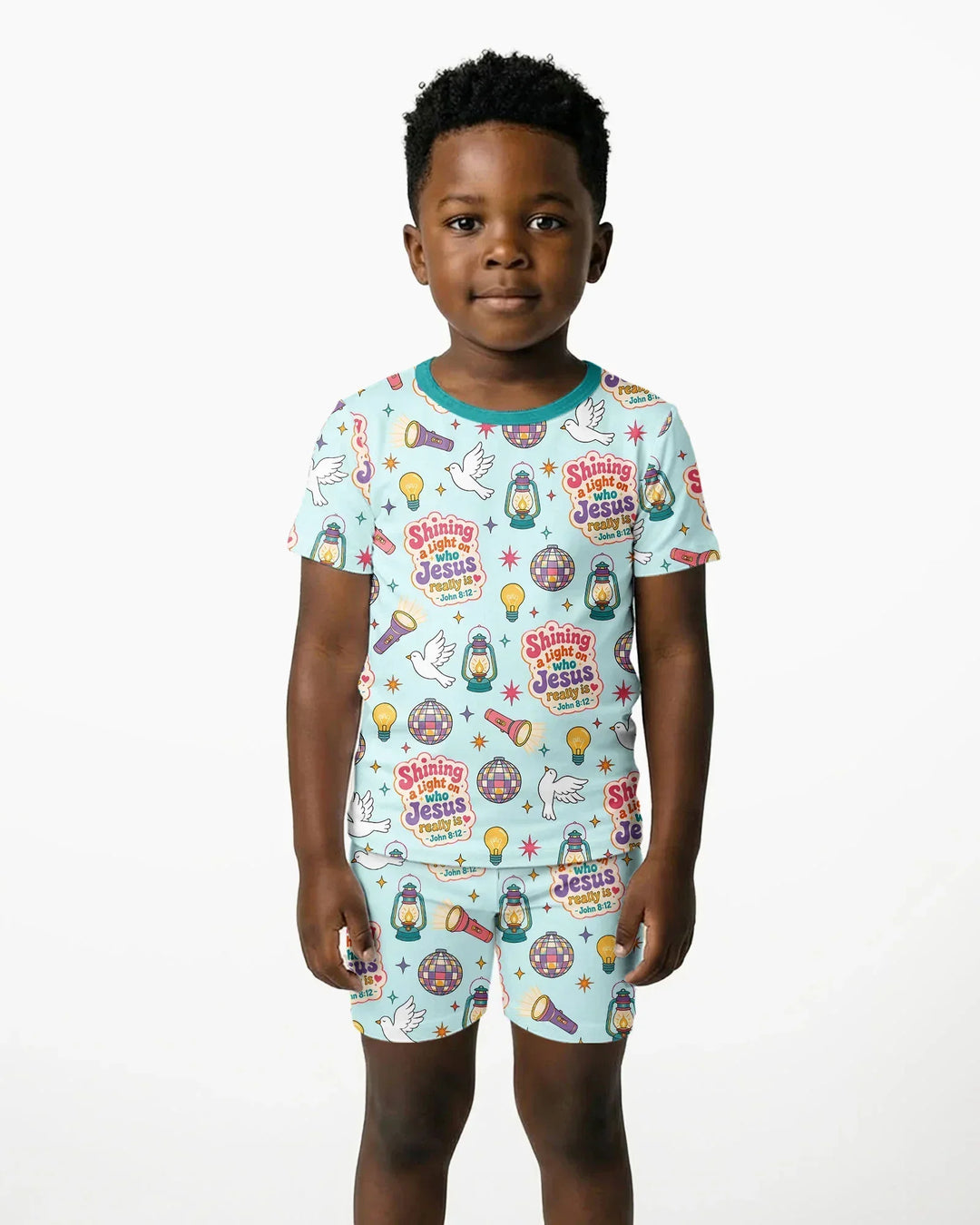 Template Zweiteiliges Pyjama-Set mit kurzen Ärmeln und Shorts