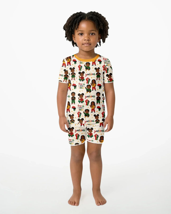 Template Zweiteiliges Pyjama-Set mit kurzen Ärmeln und Shorts