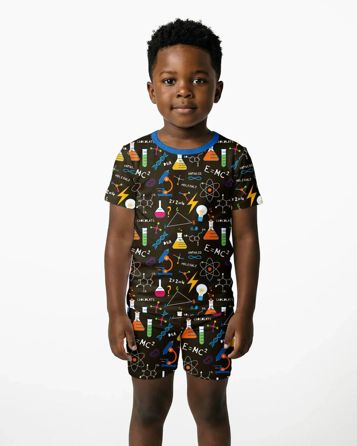 Template Zweiteiliges Pyjama-Set mit kurzen Ärmeln und Shorts