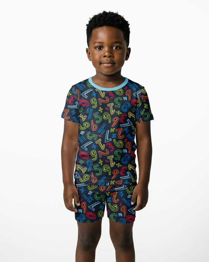 Template Zweiteiliges Pyjama-Set mit kurzen Ärmeln und Shorts