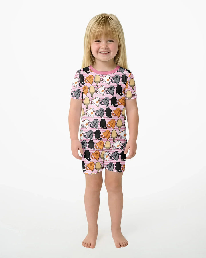 Template Zweiteiliges Pyjama-Set mit kurzen Ärmeln und Shorts