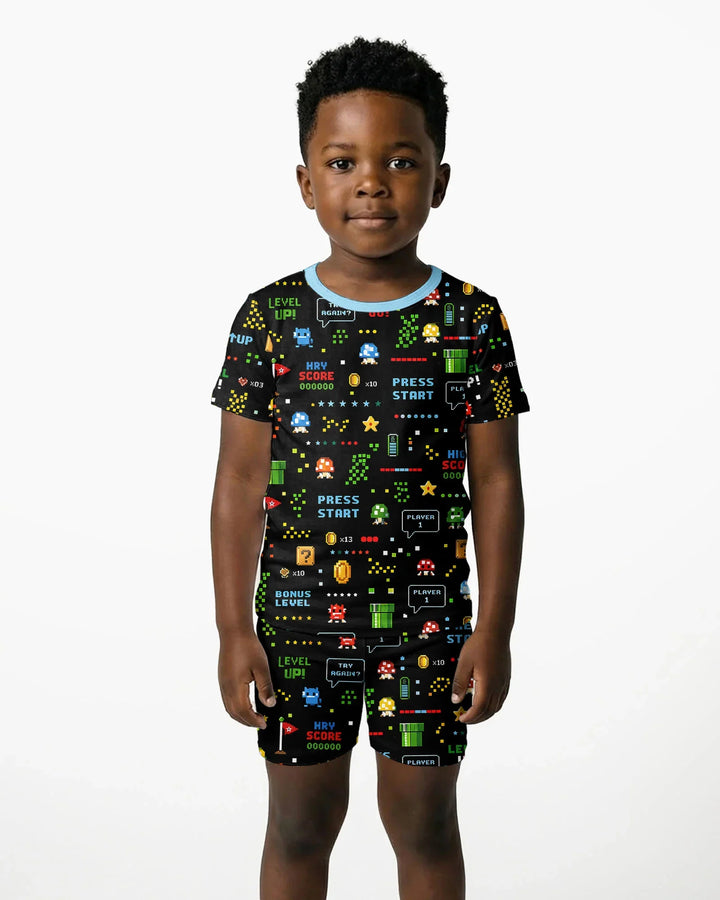 Template Zweiteiliges Pyjama-Set mit kurzen Ärmeln und Shorts