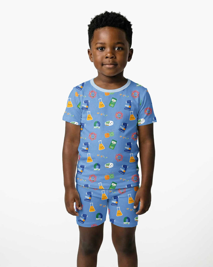 Template Zweiteiliges Pyjama-Set mit kurzen Ärmeln und Shorts