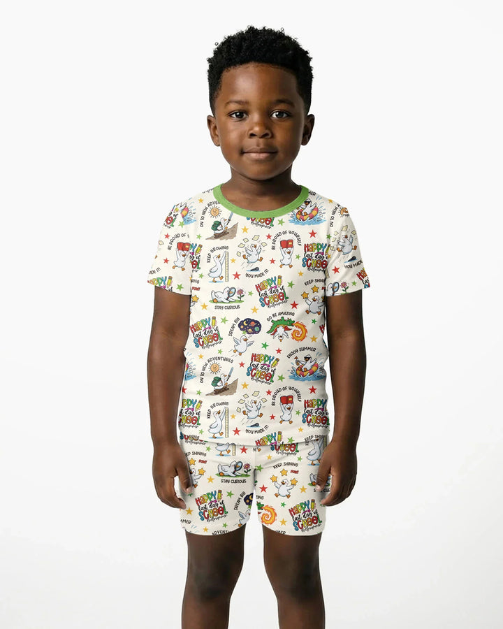 Template Zweiteiliges Pyjama-Set mit kurzen Ärmeln und Shorts