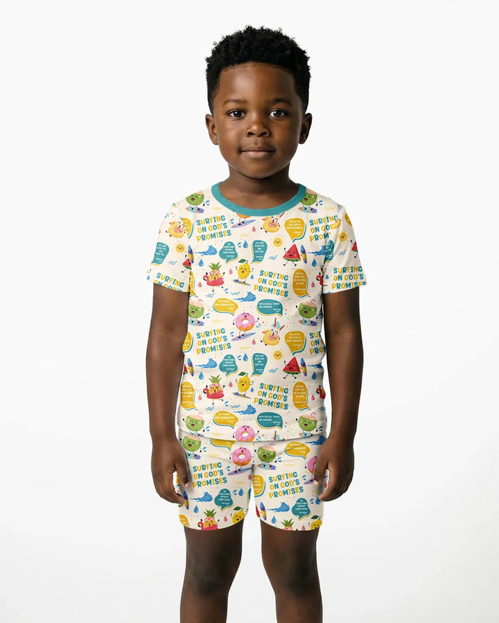 Template Zweiteiliges Pyjama-Set mit kurzen Ärmeln und Shorts