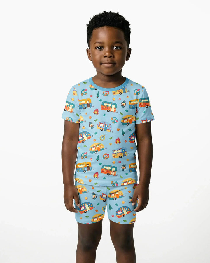Zweiteiliges Pyjama-Set mit kurzen Ärmeln und Shorts im Sommer-Design