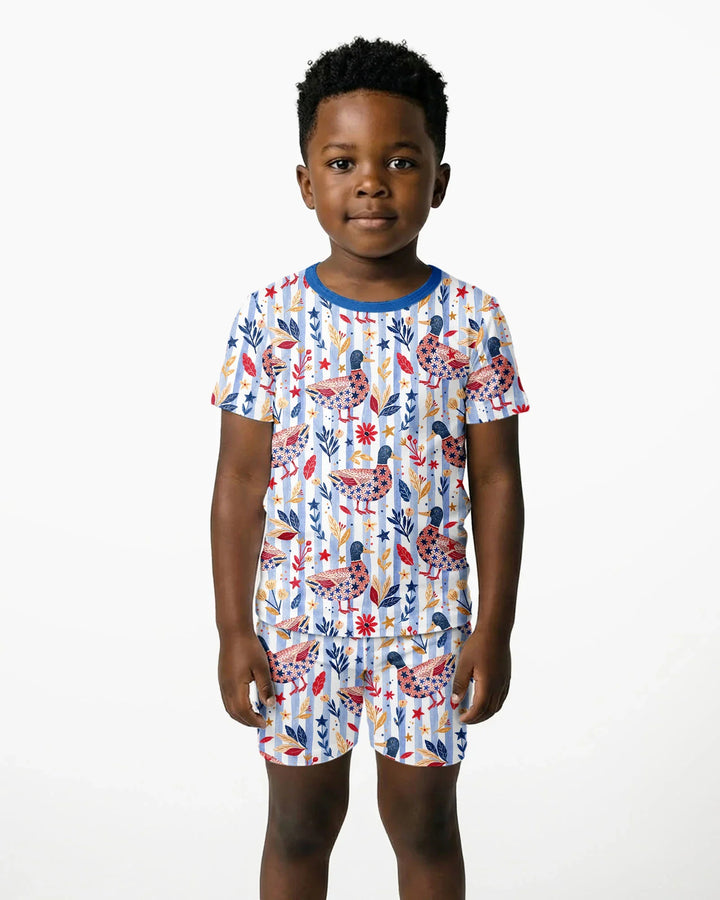 Template Zweiteiliges Pyjama-Set mit kurzen Ärmeln und Shorts