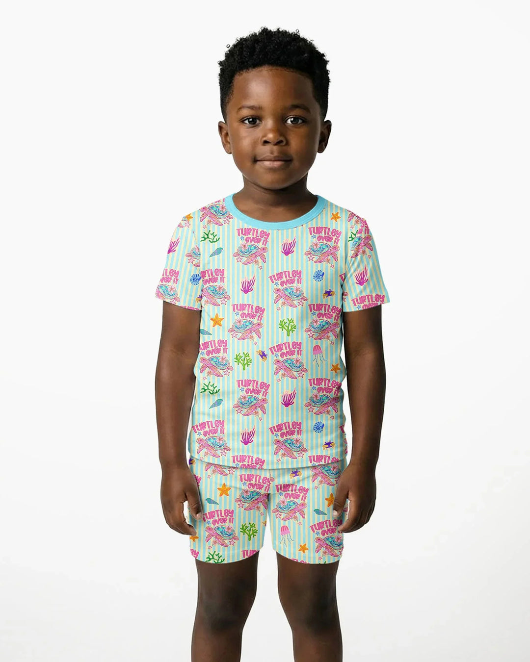 Template Zweiteiliges Pyjama-Set mit kurzen Ärmeln und Shorts
