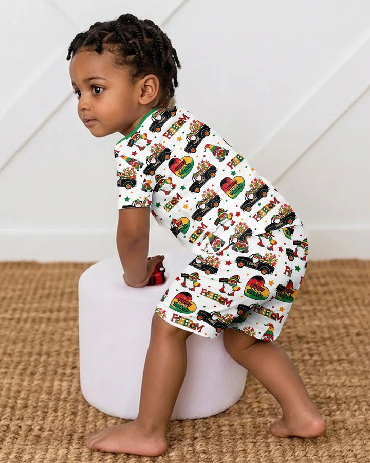 Template Zweiteiliges Pyjama-Set mit kurzen Ärmeln und Shorts
