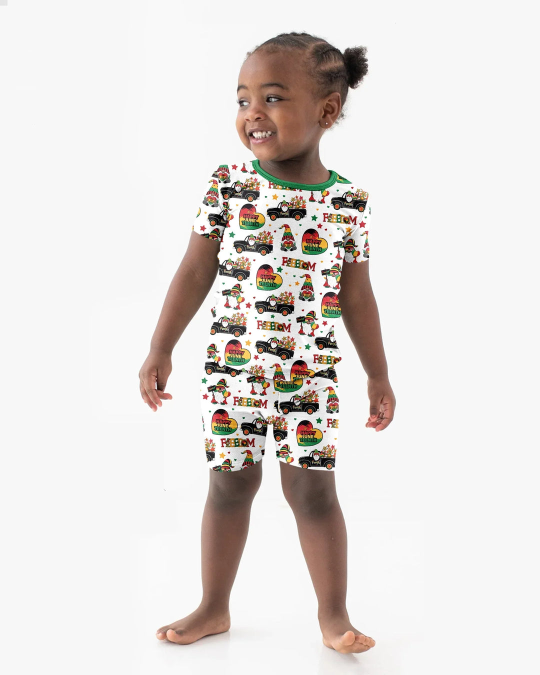 Template Zweiteiliges Pyjama-Set mit kurzen Ärmeln und Shorts