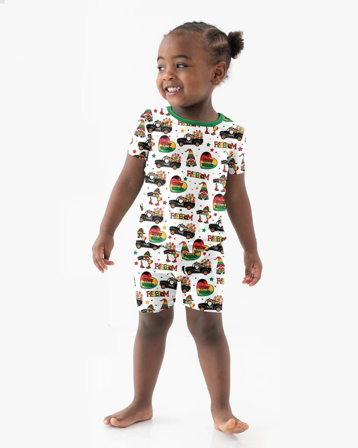 Template Zweiteiliges Pyjama-Set mit kurzen Ärmeln und Shorts
