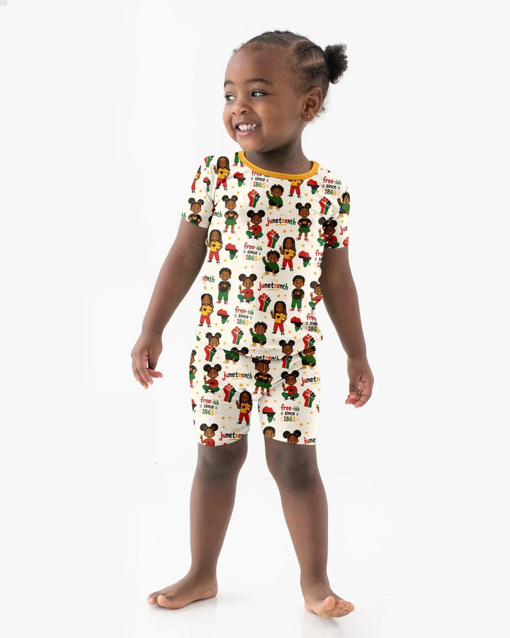 Template Zweiteiliges Pyjama-Set mit kurzen Ärmeln und Shorts