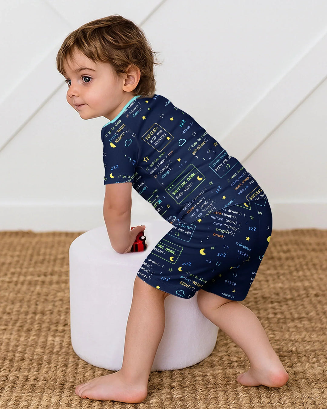 Template Zweiteiliges Pyjama-Set mit kurzen Ärmeln und Shorts