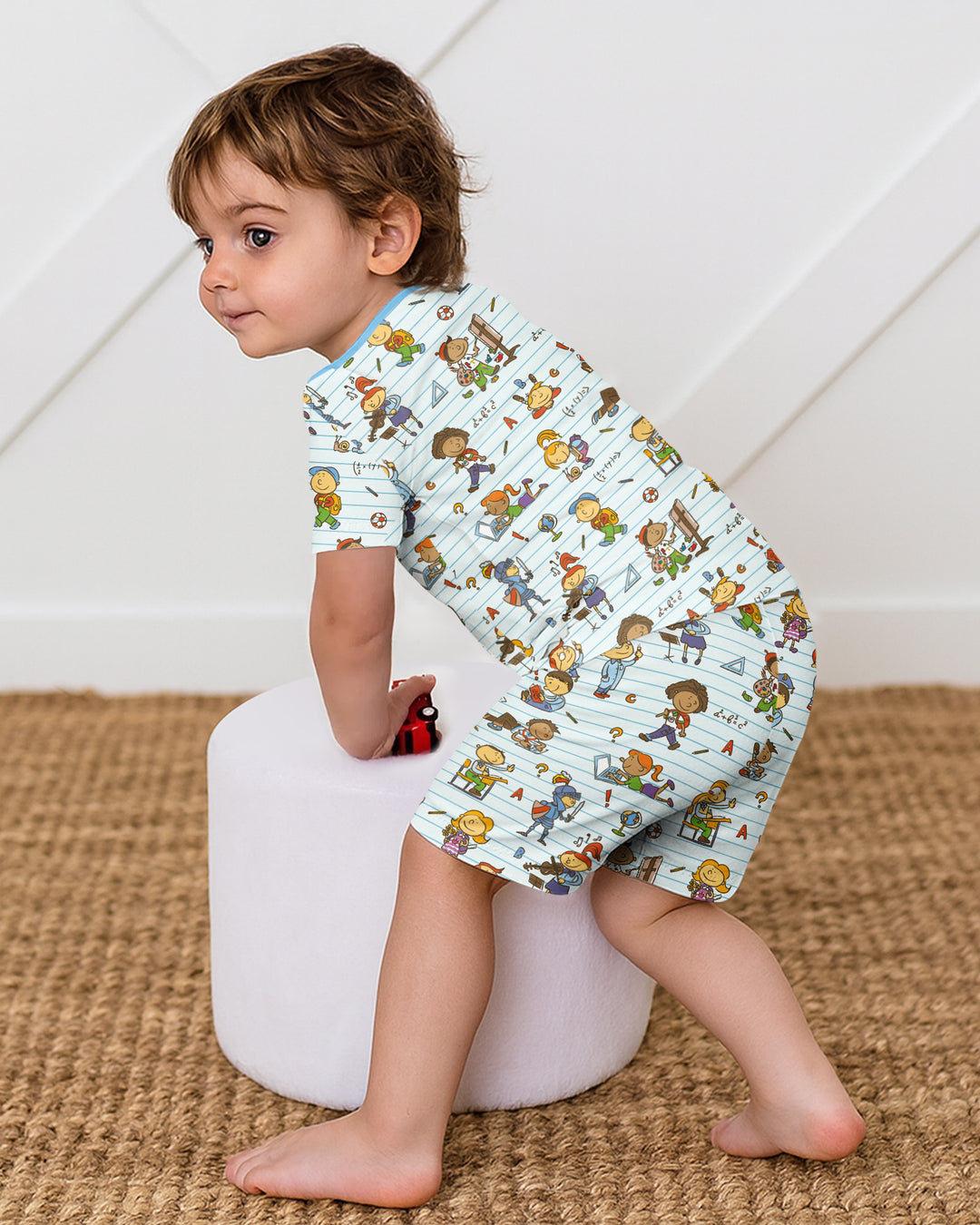 Template Zweiteiliges Pyjama-Set mit kurzen Ärmeln und Shorts