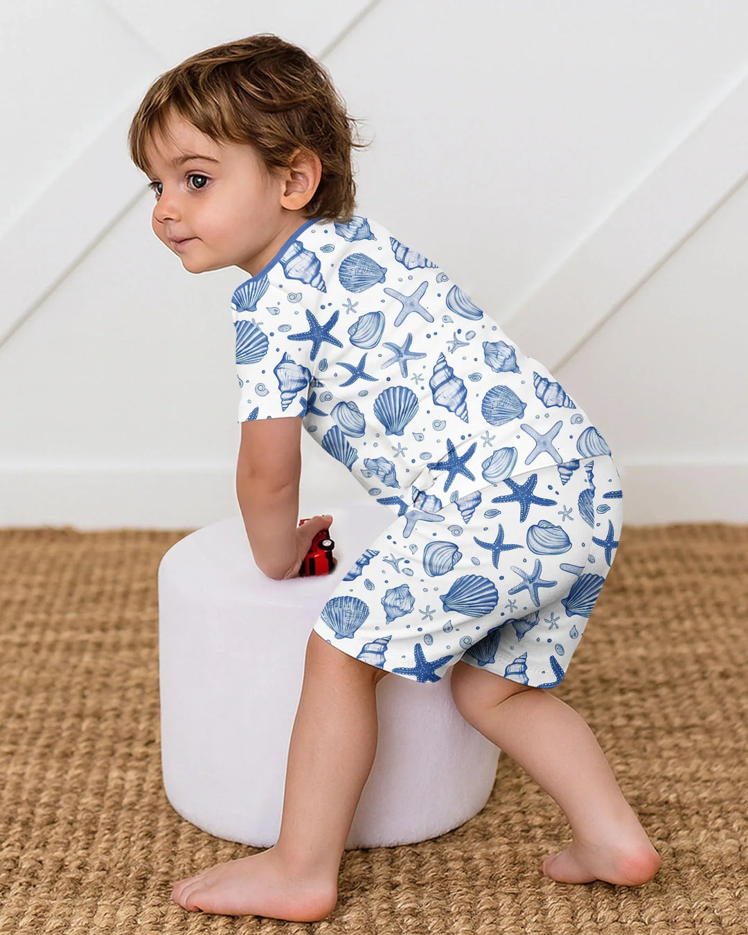 Template Zweiteiliges Pyjama-Set mit kurzen Ärmeln und Shorts