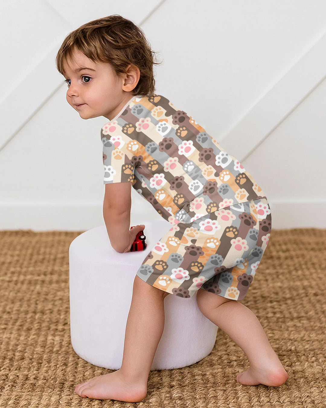 Template Zweiteiliges Pyjama-Set mit kurzen Ärmeln und Shorts