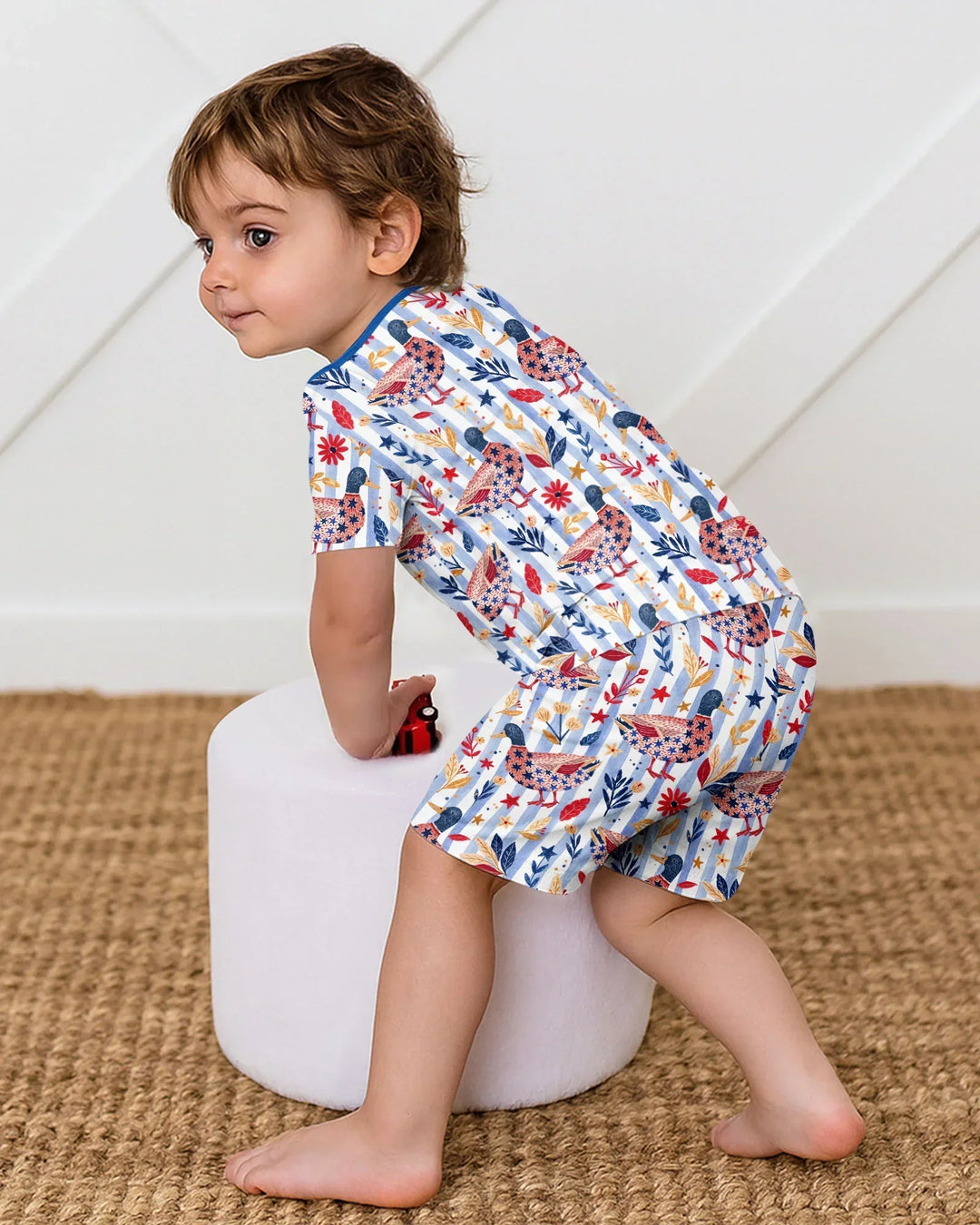 Template Zweiteiliges Pyjama-Set mit kurzen Ärmeln und Shorts