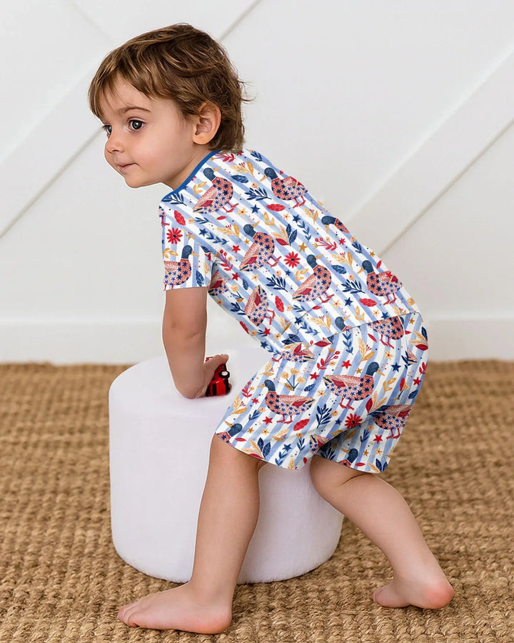 Template Zweiteiliges Pyjama-Set mit kurzen Ärmeln und Shorts