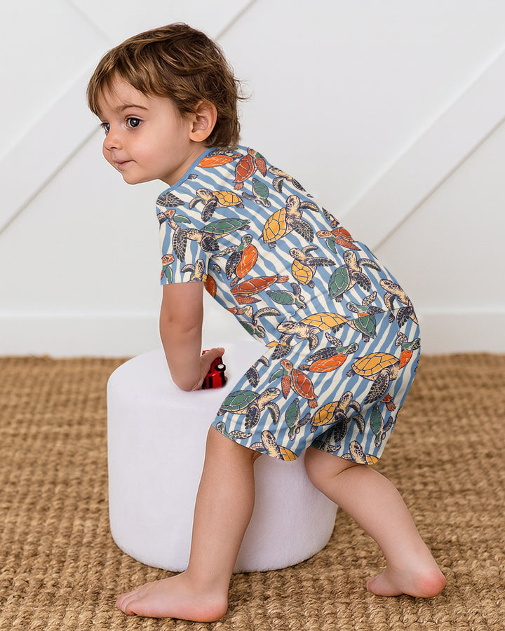 Template Zweiteiliges Pyjama-Set mit kurzen Ärmeln und Shorts