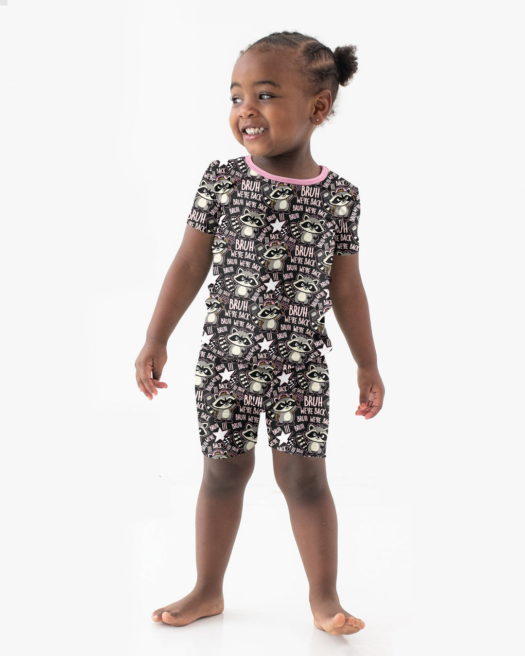 Template Zweiteiliges Pyjama-Set mit kurzen Ärmeln und Shorts