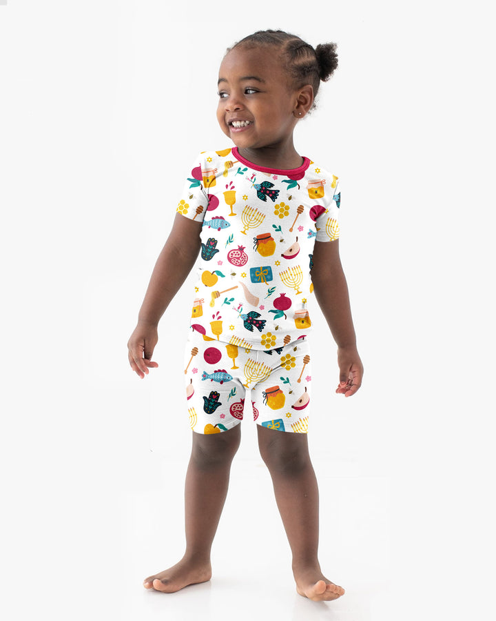 Template Zweiteiliges Pyjama-Set mit kurzen Ärmeln und Shorts