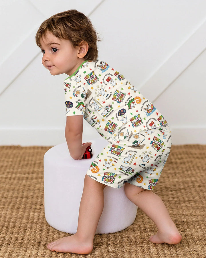 Template Zweiteiliges Pyjama-Set mit kurzen Ärmeln und Shorts