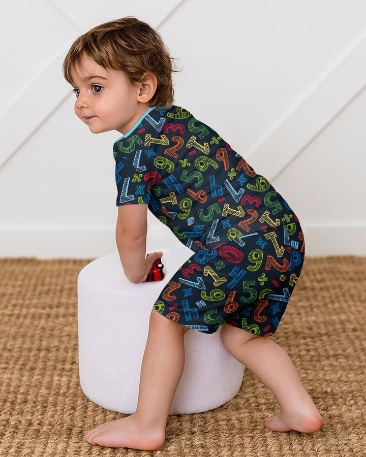 Template Zweiteiliges Pyjama-Set mit kurzen Ärmeln und Shorts