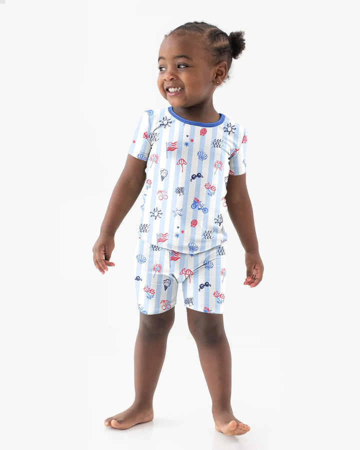 Template Zweiteiliges Pyjama-Set mit kurzen Ärmeln und Shorts