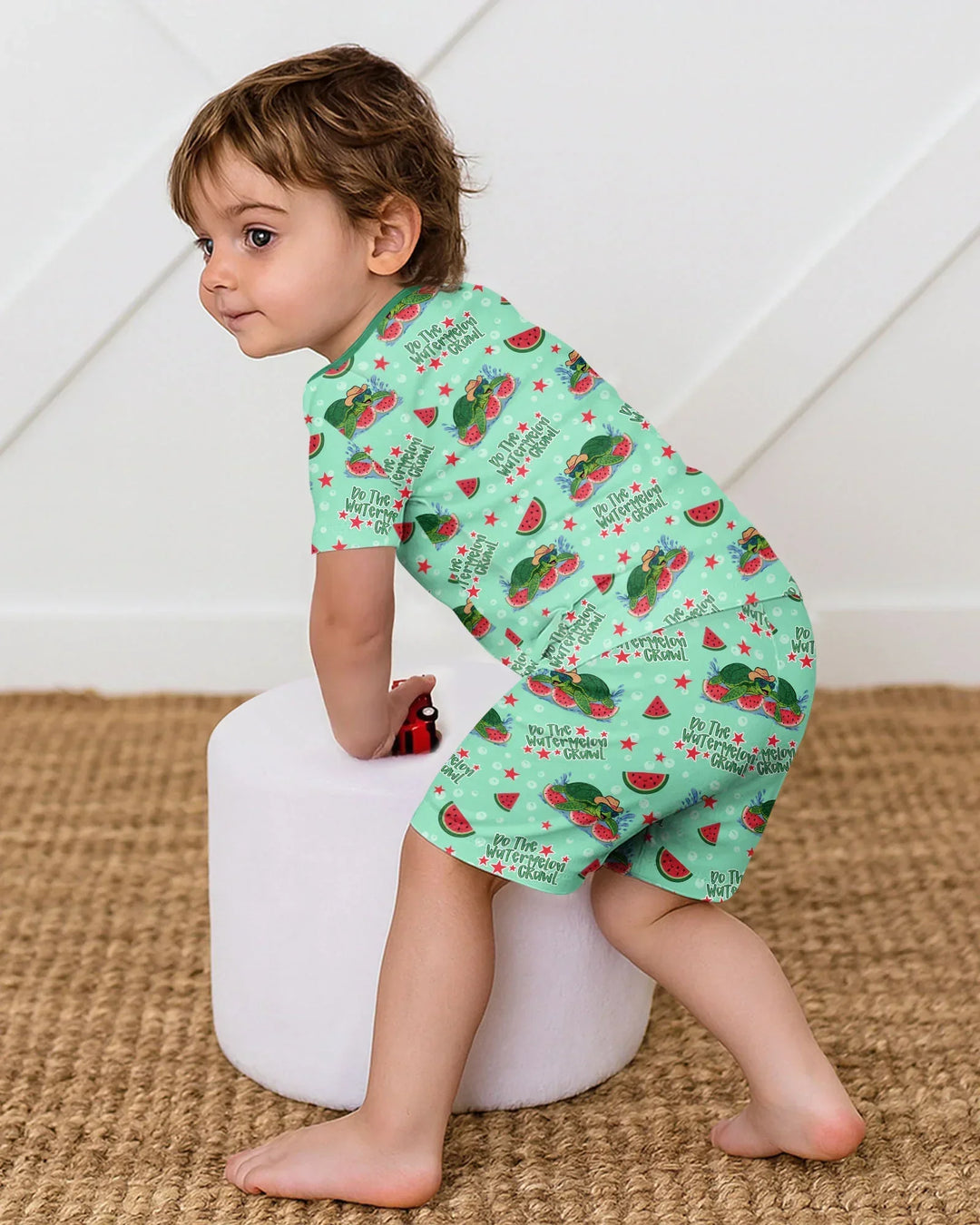 Template Zweiteiliges Pyjama-Set mit kurzen Ärmeln und Shorts