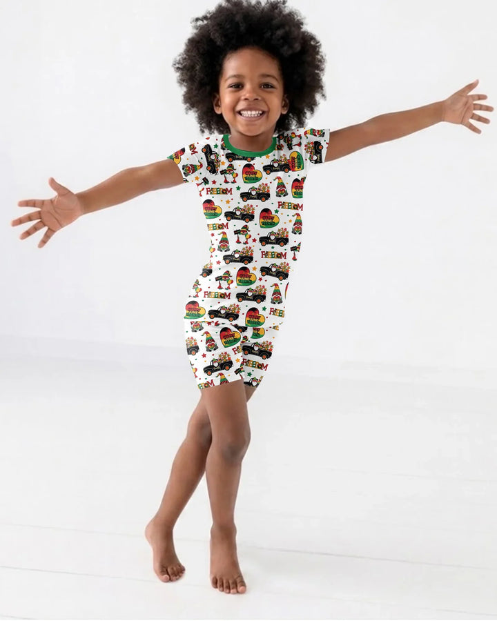 Template Zweiteiliges Pyjama-Set mit kurzen Ärmeln und Shorts