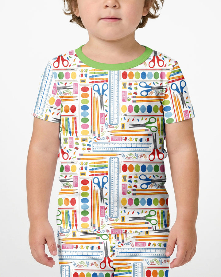 Template Zweiteiliges Pyjama-Set mit kurzen Ärmeln und Shorts