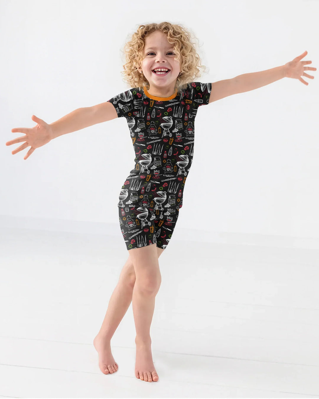 Template Zweiteiliges Pyjama-Set mit kurzen Ärmeln und Shorts