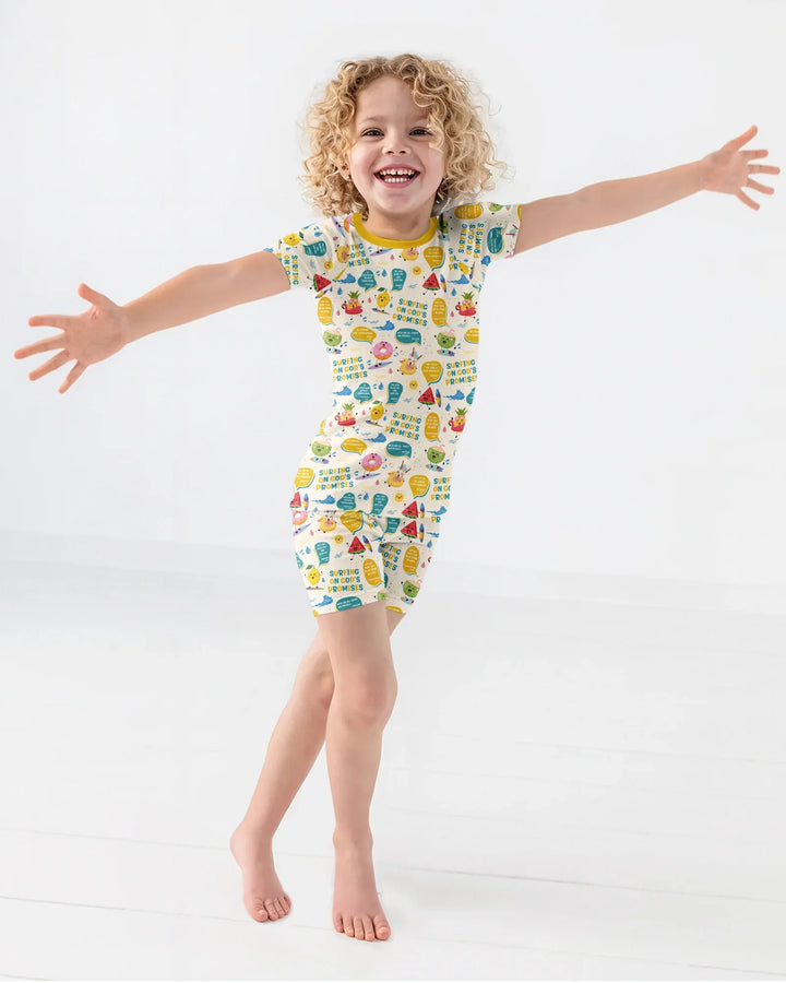 Template Zweiteiliges Pyjama-Set mit kurzen Ärmeln und Shorts