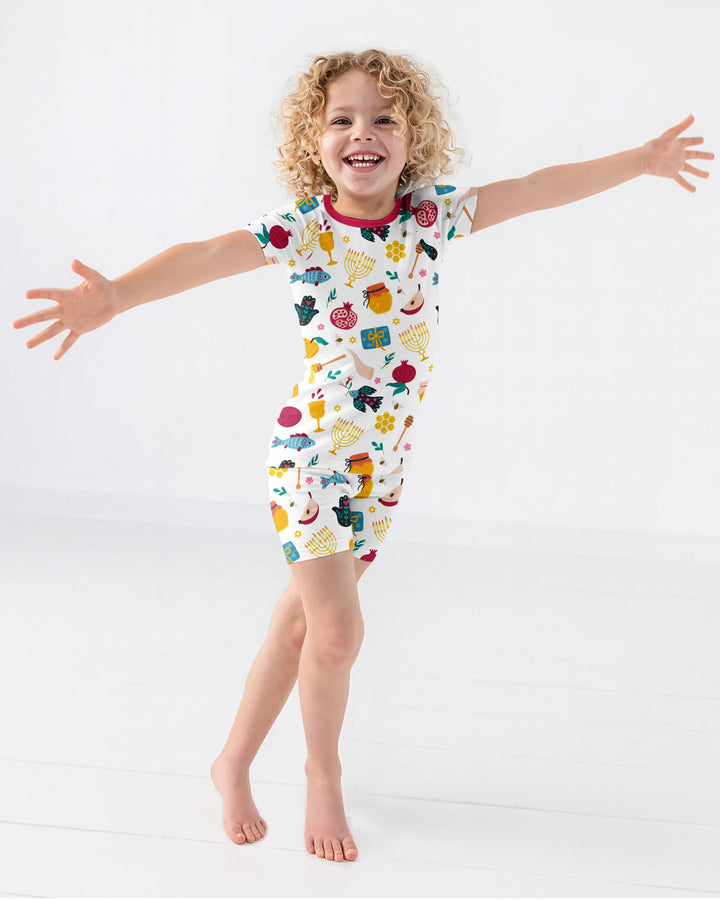 Template Zweiteiliges Pyjama-Set mit kurzen Ärmeln und Shorts