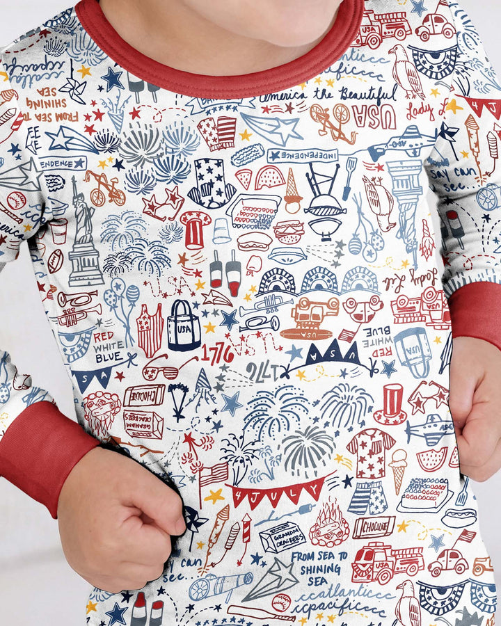 Zweiteiliges Langarm-Pyjama-Set mit Sommerfrüchten