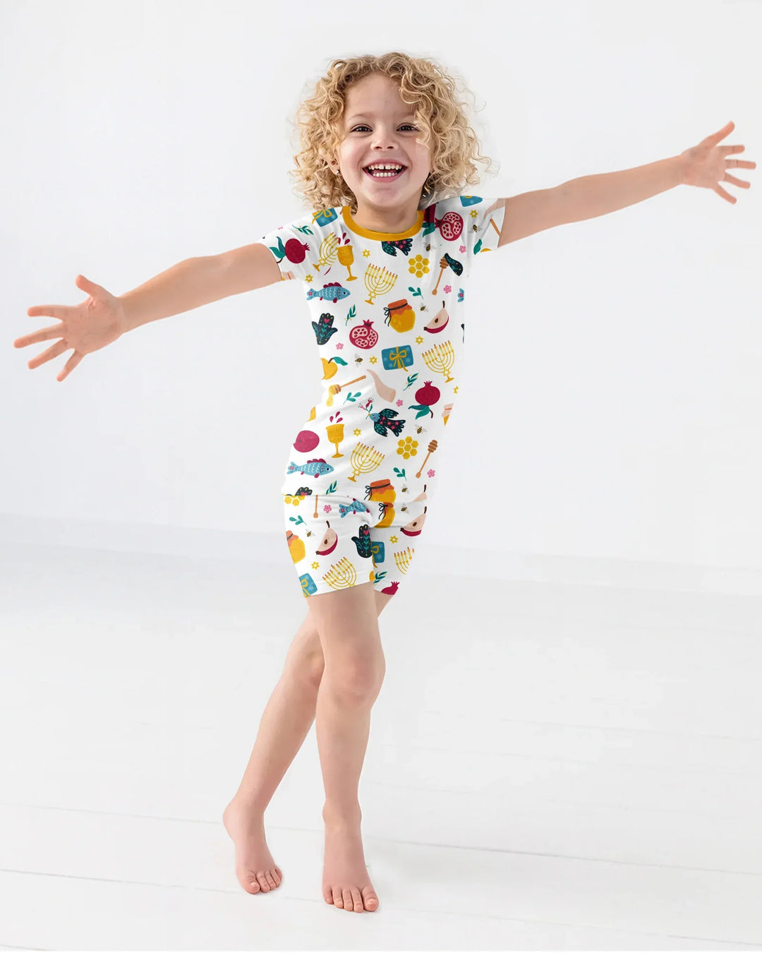 Template Zweiteiliges Pyjama-Set mit kurzen Ärmeln und Shorts