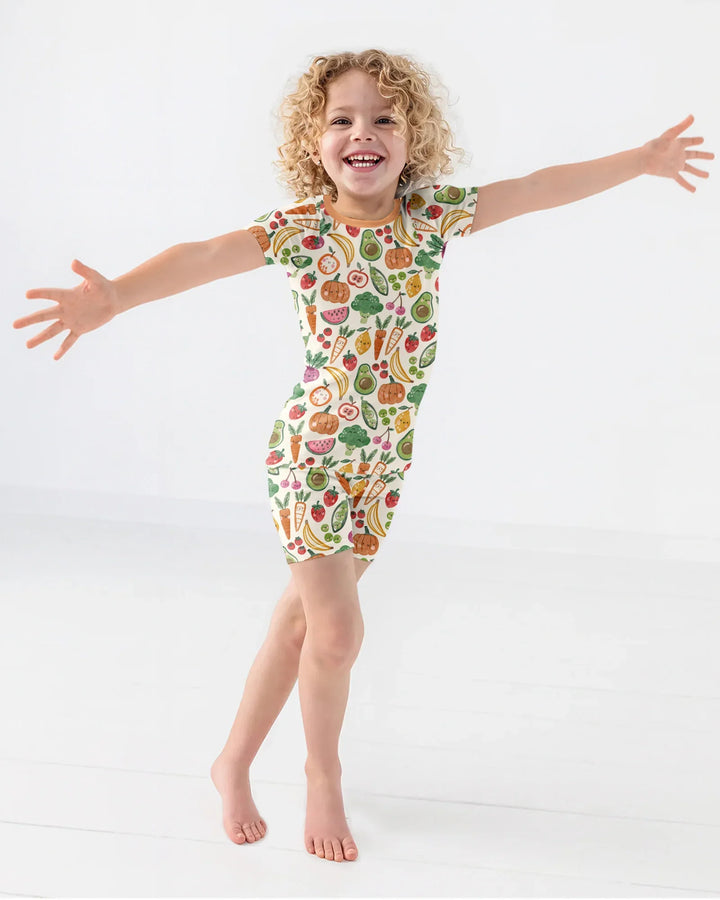 Template Zweiteiliges Pyjama-Set mit kurzen Ärmeln und Shorts