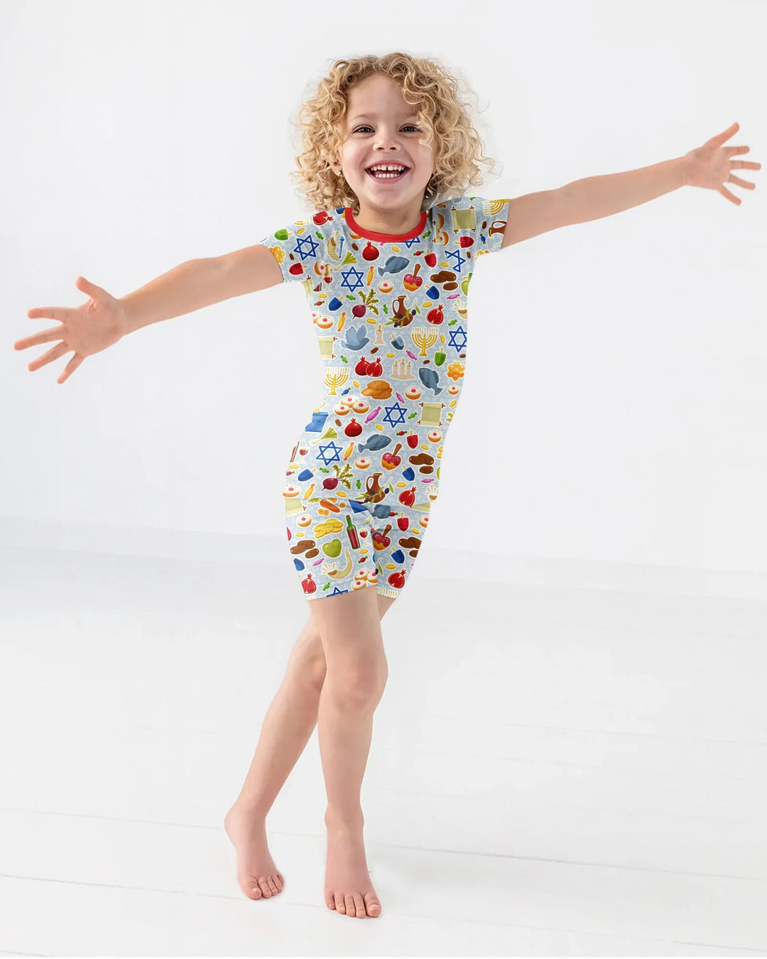 Template Zweiteiliges Pyjama-Set mit kurzen Ärmeln und Shorts