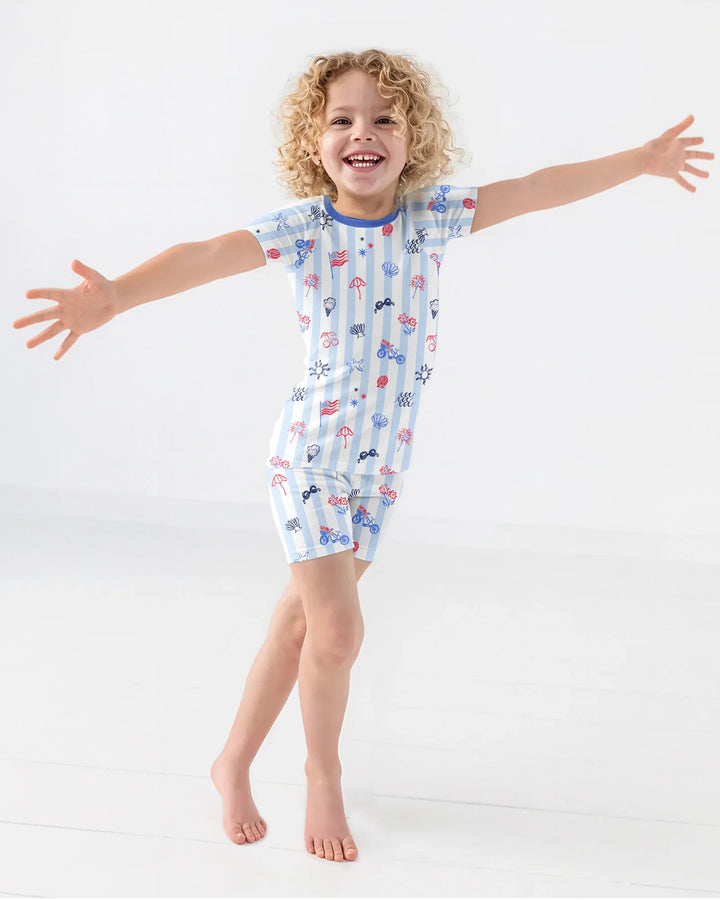 Template Zweiteiliges Pyjama-Set mit kurzen Ärmeln und Shorts