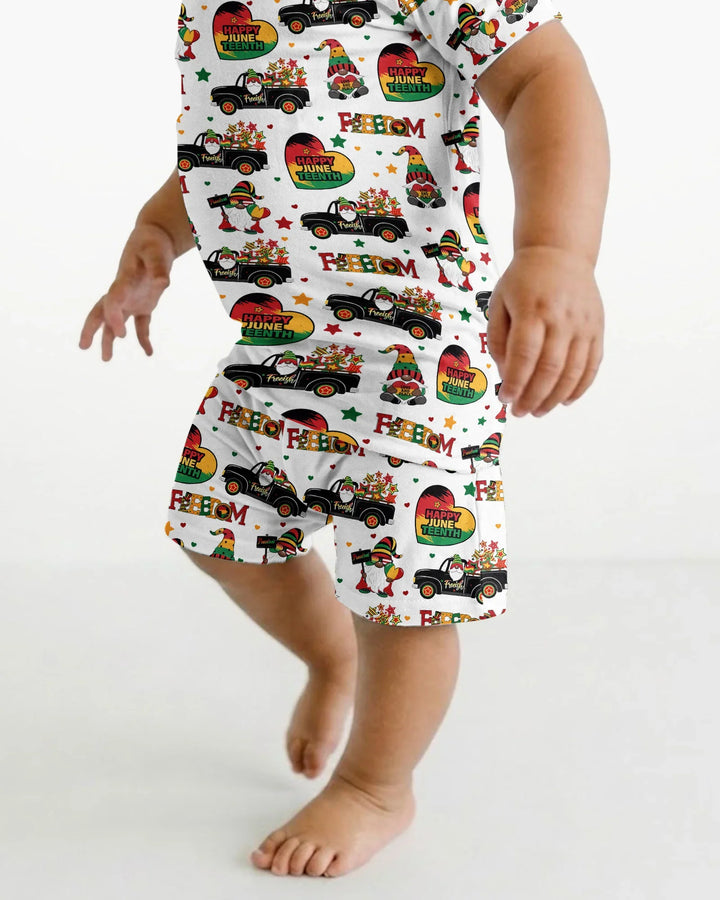 Template Zweiteiliges Pyjama-Set mit kurzen Ärmeln und Shorts