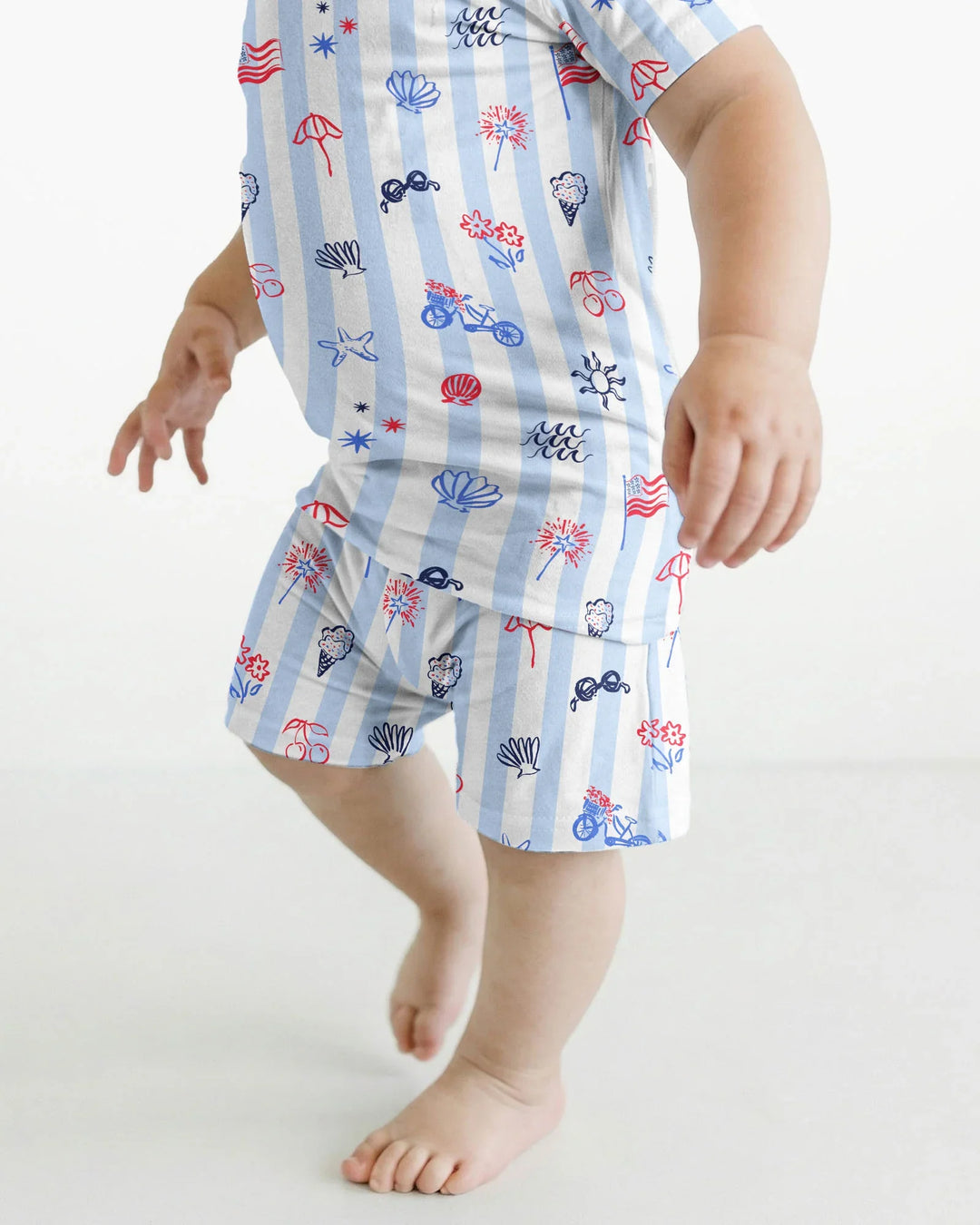 Template Zweiteiliges Pyjama-Set mit kurzen Ärmeln und Shorts