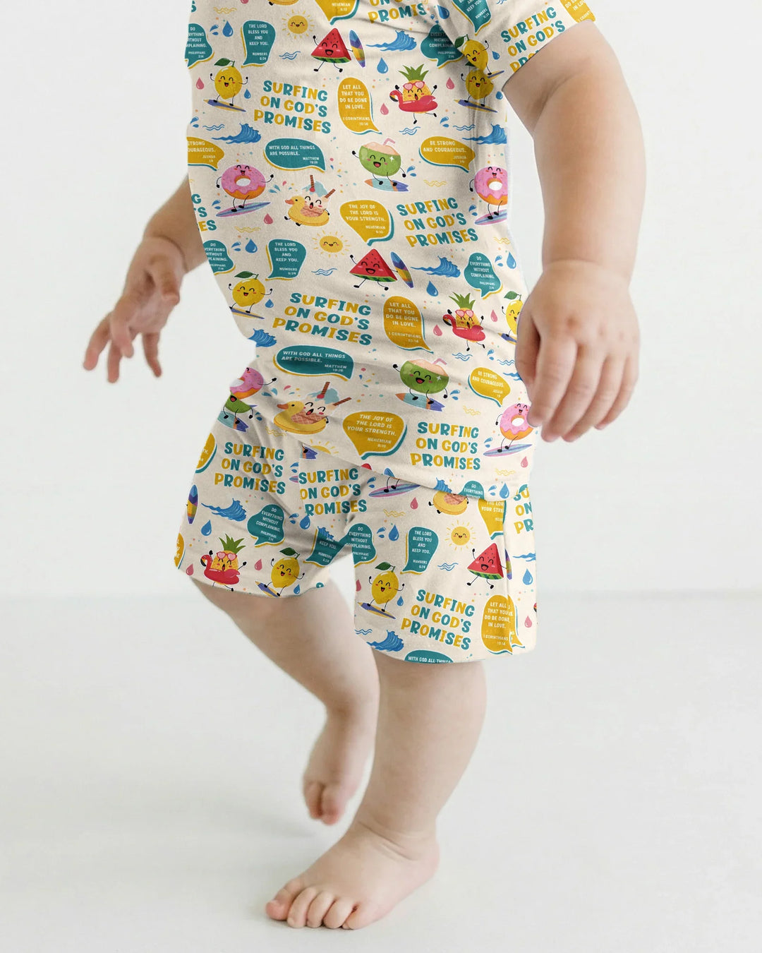 Template Zweiteiliges Pyjama-Set mit kurzen Ärmeln und Shorts