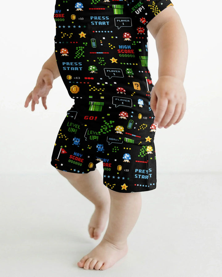 Template Zweiteiliges Pyjama-Set mit kurzen Ärmeln und Shorts